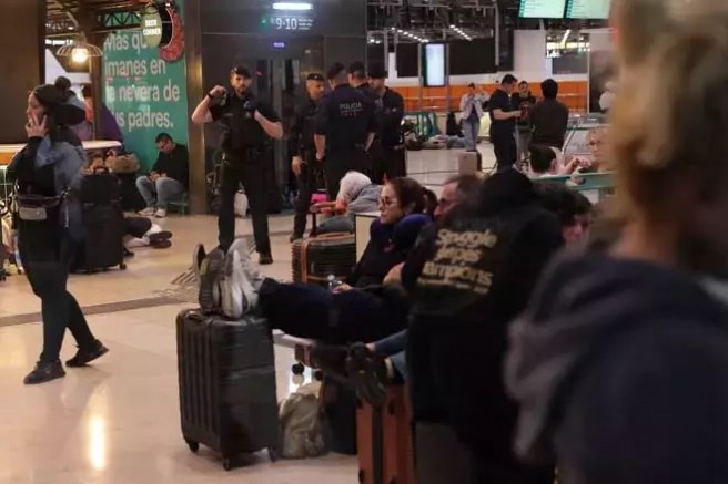 Avrupa’yı Sarsan Elektrik Krizi: İspanya ve Portekiz’de 1.5 Saniyede İki Dalga Kesinti!