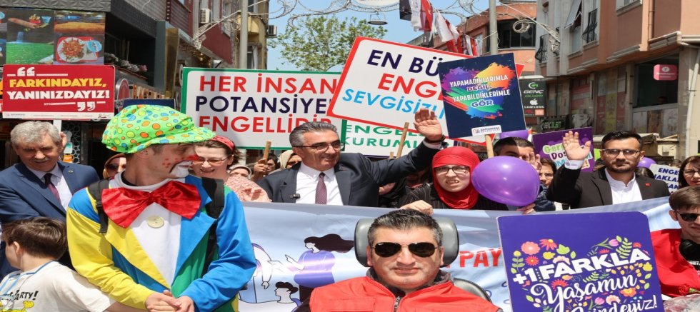 BAYRAMPAŞA’DA ÖZEL BİREYLER İÇİN FARKINDALIK YÜRÜYÜŞÜ