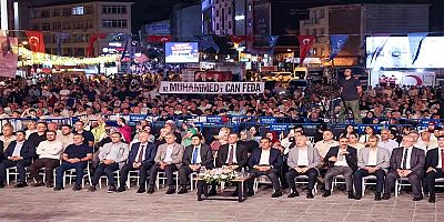 Esenler’de Gönüller Peygamber Sevgisiyle Doldu: Binlerce Selat, Bir Meydan, Tek Kalp